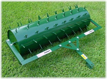 Spiked roller for lawns
